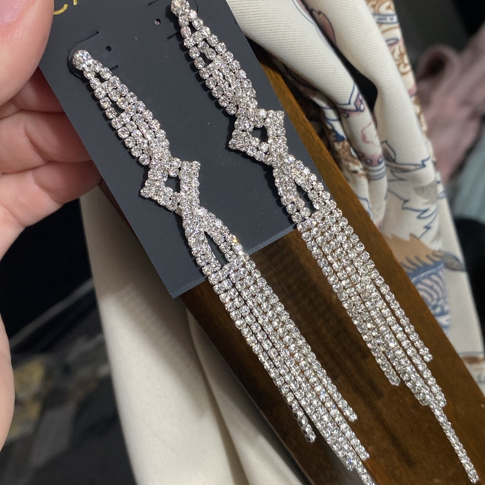 NWT CACHE Rhinestone Drop Earrings
